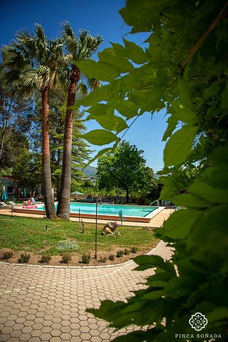 Finca Soñada - Das Haupthaus mit dem großen Pool im Vordergrund. Mögen Sie es auch, bei Sonnenuntergang nackt zu baden? - Ein Paradies in der Natur und unter der Sonne!